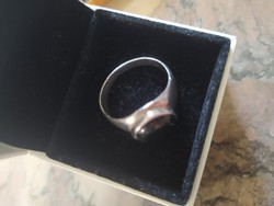 Silver ring with onyx stones - very nice showy piece