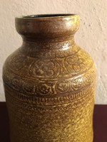 Különleges virágmintás sárga váza T-30