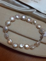 Biwa pearl eye bracelet with silver clasp