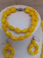 Retro beautiful condition yellow porcelain eye necklace set