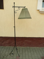 Antik, állítható magasságú (max .190 cm)  működő kovácsoltvas álló lámpa