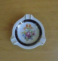 Martinroda porcelán Friedrich Eger & Co , PM porcelán aranyozott hamutál (24/d)