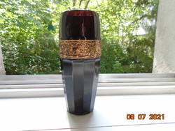 MOSER 12 szögletes váza 24 K ARANY FRÍZZEL  vastag mangánlila üveg   20,5 cm, 885 g