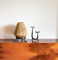 Retro fémműves lámpa - raffia ernyővel mid-century modern design asztali hangulatlámpa kovácsoltvas