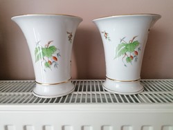A pair of Hecsedlis, laced vases from Herend