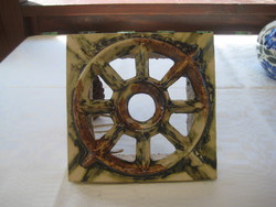 Zsolnay  ,pirogranit  , falirács ,de fali díszként is használatos  20x 20 cm