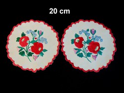 2 db Kalocsai virág mintával kézzel hímzett terítő