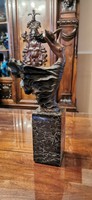 Női akt a szélben - bronz szobor műalkotás
