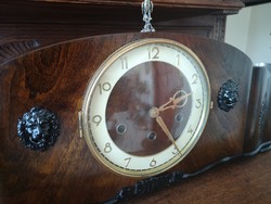 Felújított egyedi negyedütős kandalló óra