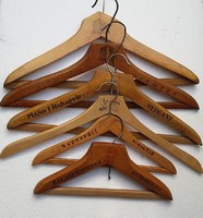 Régi retro 6db ruhagyár fa vállfa dekoráció