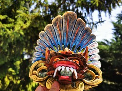 Indonesian dragon head totem