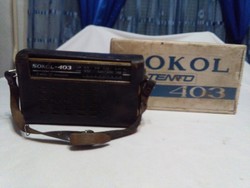 Retro SOKOL rádió dobozában