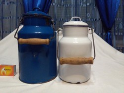 Két darab régi zománcos tejes kanna együtt - kék 2 literes, fehér 1 literes - Lampart, Bonyhád jelzé