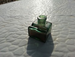 Régi zöld tintatartó üveg