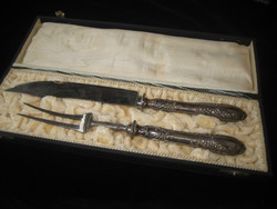 Ezüst  nyelű ,tálaló kés és villa   30 és 26 cm   ,díszdobozban