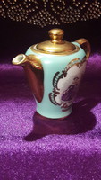 Kuriózum: miniatűr jelenetes porcelán kanna