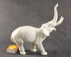 Ens porcelán elefánt 150