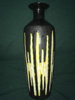Sárga csíkos kerámia váza Illés László stílusában 33 cm