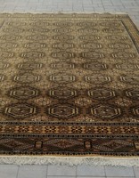 Huge bokhara skittles patterned rug in beautiful condition. Negotiable!