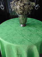 Kiwizöld selyemdamaszt asztalterítő 160 x 222 cm téglalap