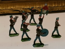 Régi festett katonai zenekar ólomkatona figura, 7 db