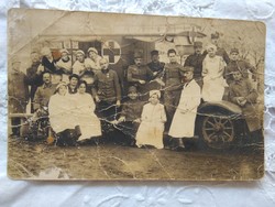 FOGLALT! Antik magyar katonai fotólap, katonák, vöröskeresztes autó, ápolók, I. világháború (?) Arad