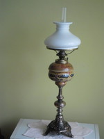 Régi majolikás asztali petróleum lámpa