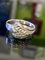 Gyönyörű, vésett ezüst gyűrű
