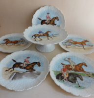 Ritka antik süteményes(torta) készlet lovas sportok jeleneteivel