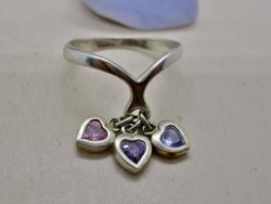 Gyönyörű romantikus stílusú  ezüstgyűrű  kövekkel