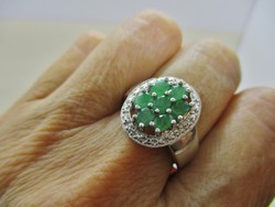 Csodálatos ezüst gyűrű szép valódi smaragdokkal