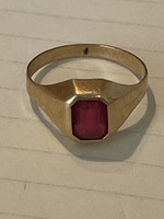 18 kr aranyból készült régi érintetlen rubinnal díszített gyűrű eladó!Ara:32.000.-