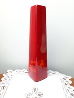 Magas szögletes piros mázas kerámia váza
