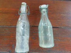 Kettő db régi kis méretű csatos üveg palack