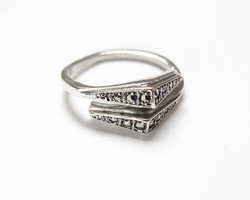 Markazit kövekkel foglalt ezüst gyűrű.
