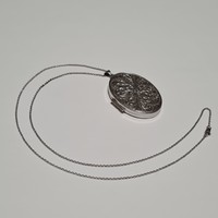 Ezüst nyaklánc, fényképes medállal