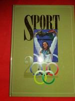 A  Sport Évkönyve 2000 nagy alapú vastag könyv rengeteg fotóval szép állapotban