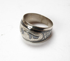 Díszes,szovjet,niellós ezüst gyűrű.