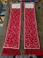 Néprajzi hímzett kézimunka erdélyi kalotaszegi írásos terítő piros 96x43 cm