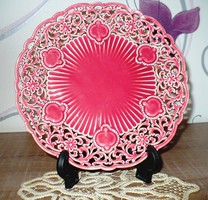 Zsolnay, rózsaszín porcelánfajansz, áttört tányér.