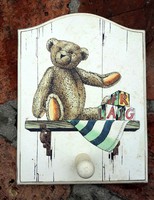 Rusztikus, antikolt MACIS fogas falikép gyerekszobába, macis tárgyakat gyűjtőknek