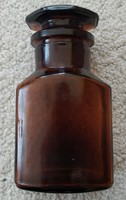 Brown / amber laboratory / pharmacy glass (125 ml)