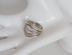 Modern fazonú, vastag ezüst gyűrű