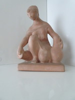 Kucs Béla szép hibátlan terrakotta korsós lány szobor.