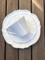 Romantikus kis fehér kávés csésze triók