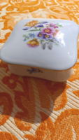 Virágos német Lippelsdorf porcelán doboz szelence
