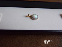 Gold 14k fire opal pendant