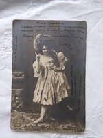 Antik szecessziós fotólap/képeslap, USA Schloss New York műterme elegáns hölgy kalapban, 1901