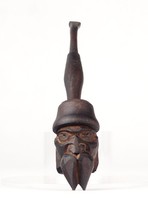 1F948 Antik faragott emberfejes pipa