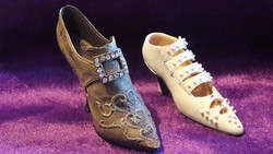 2 pcs decorative shoes